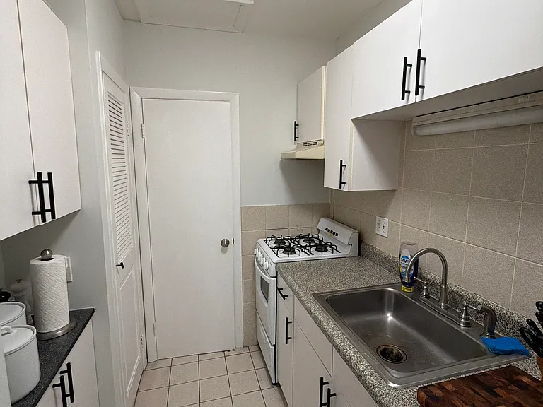 245 Beacon St #3F — Photo 18