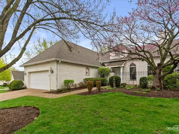 6 Glengarry Ln, Sugar Grove, IL 60554