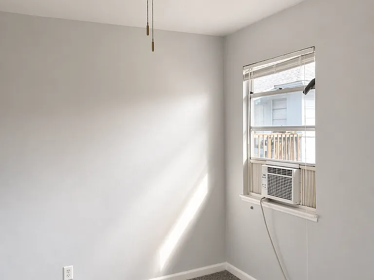 208 12th Ave N #2 — Photo 12