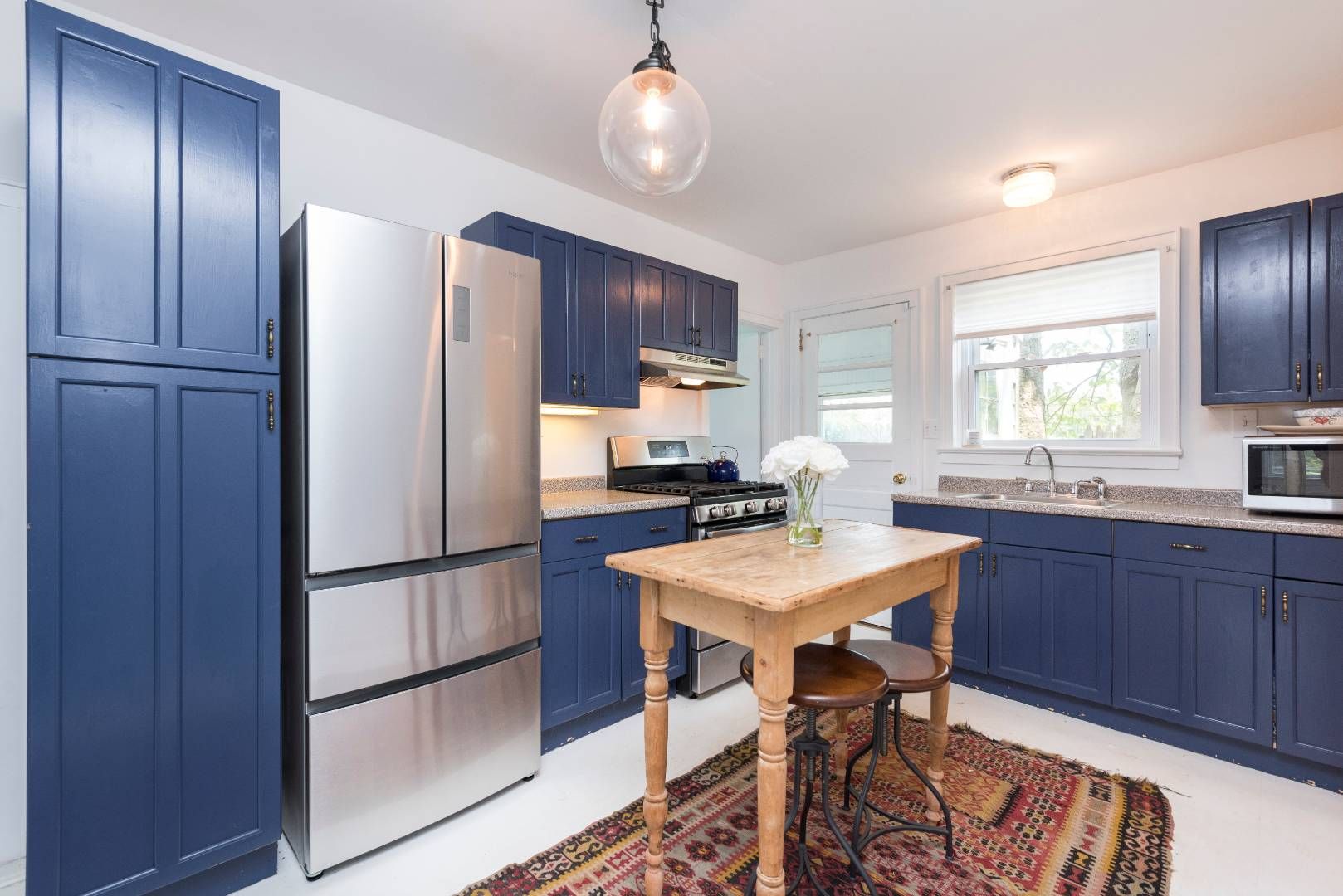  2 BEDROOM COTTAGE IN BACK OF PROPERTY