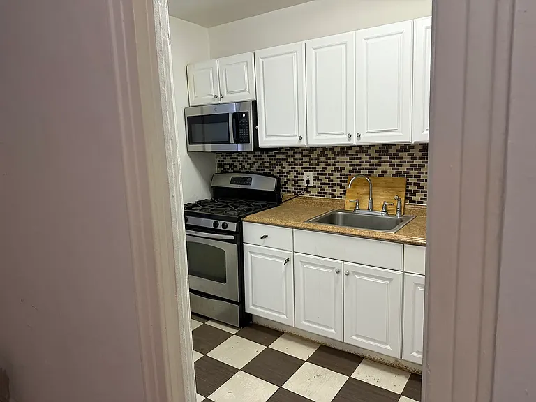 41-45 49th St #1R — Photo 5