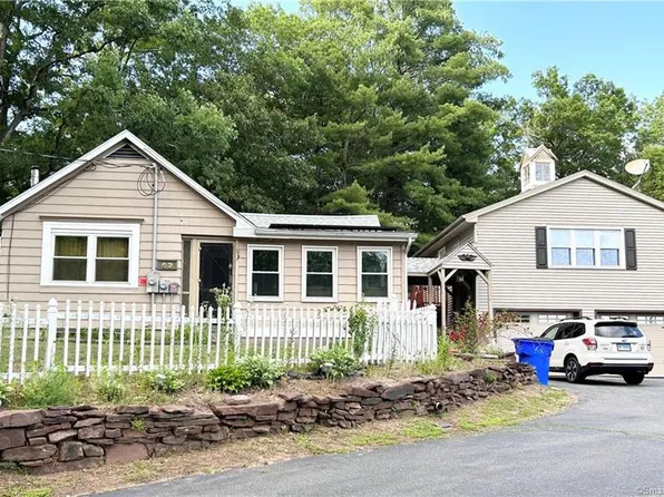 52 Hoskins Road, Simsbury, CT 06070