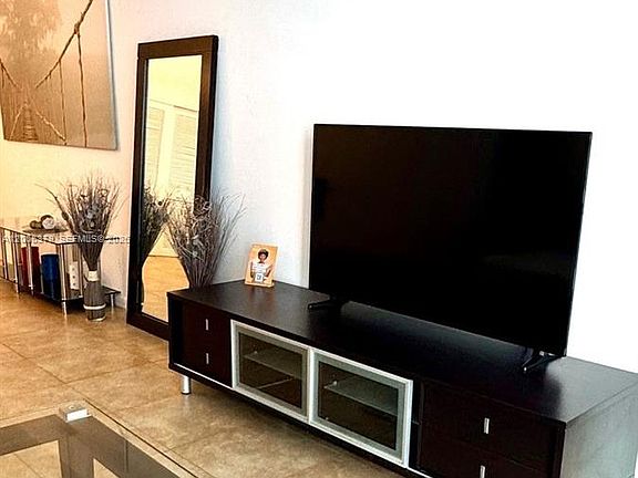 2nd image of 4001 S Ocean Dr Ph 3