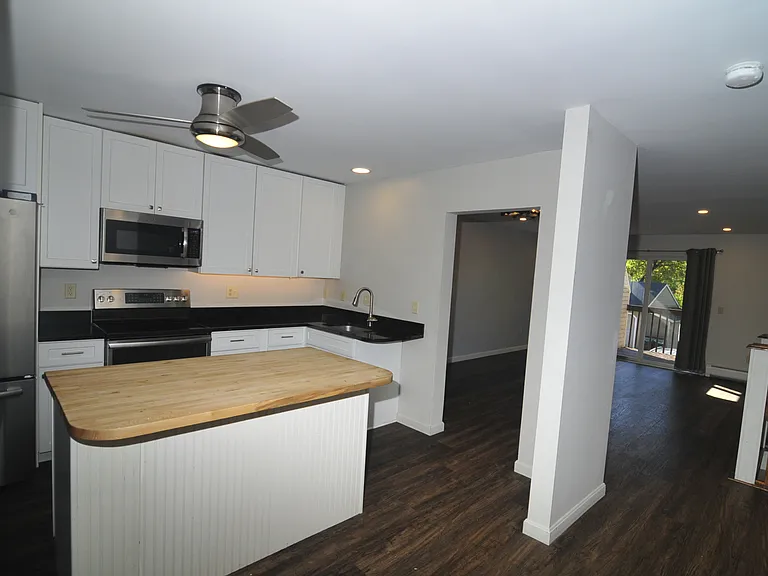 14 Stonehedge Dr — Photo 7