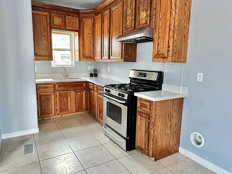 7328 Market St — Photo 5