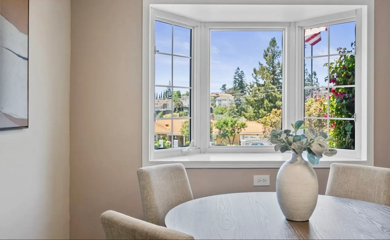 3 bed, 2.5 bath, 1395 sqft, $3,950 — Photo 4