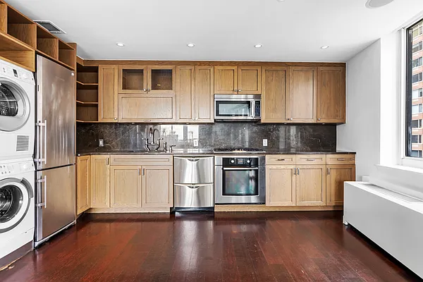 Sold by Compass | media 7