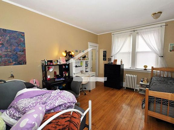 4th image of 68 Egmont St #16