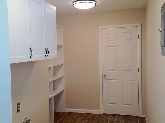 Laundry room and pantry 