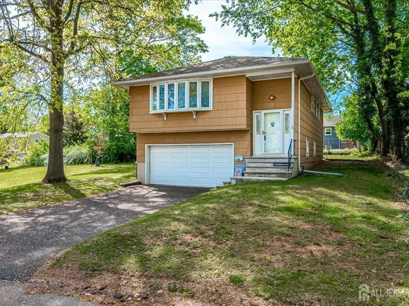 50 Lilac St, Edison, NJ 08817
