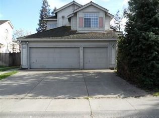 6812 Hollybrook Dr, Sacramento, CA 95823