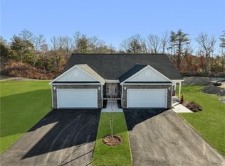 37 Overlook Ln, Glocester, RI 02814