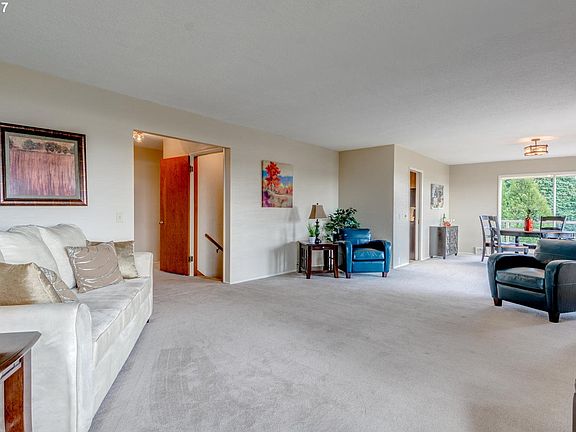 3rd image of 8901 SE Evergreen Hwy