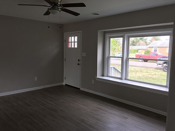 4th image of 7951 Kenmore Dr