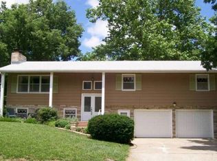 2066 Tecumseh Rd, Manhattan, KS 66502