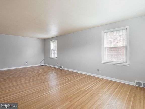 3rd image of 243 Bryn Mawr Ave