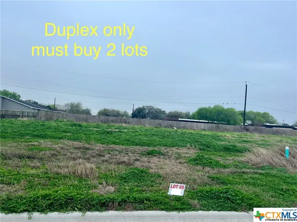 120 W Aimable St, Port Lavaca, TX 77979