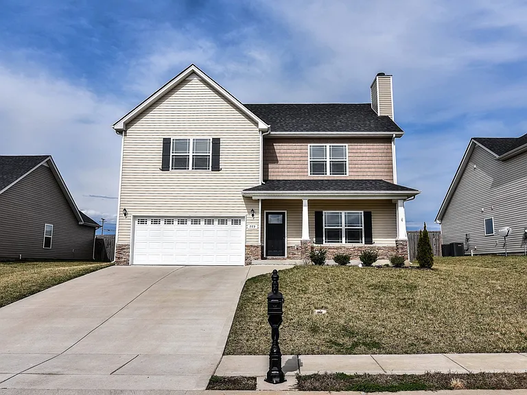 779 Sturdivant Dr — Photo 1