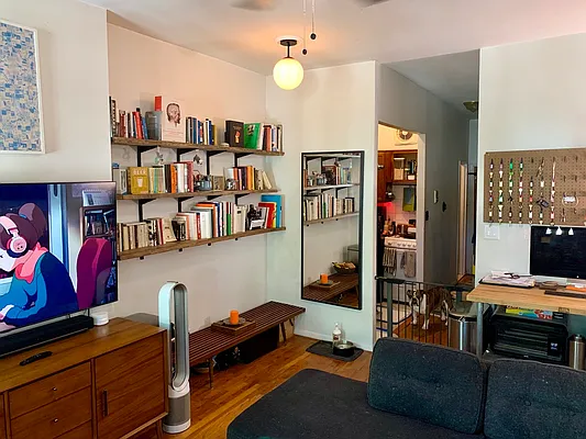 Rented by LDMI Realty Group LLC | media 14