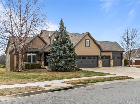 13295 Davis Ave, Bonner Springs, KS 66012