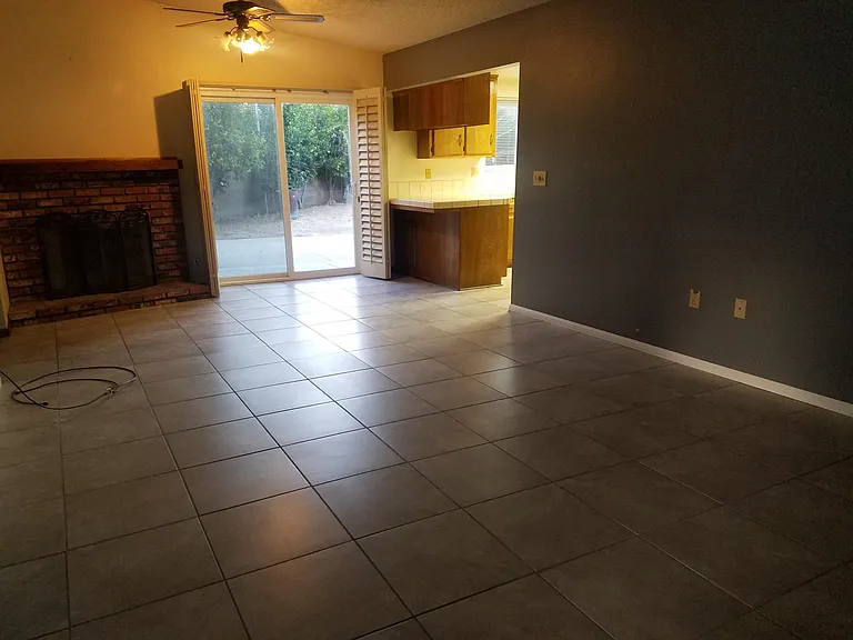 4281 Warwick Ct — Photo 14