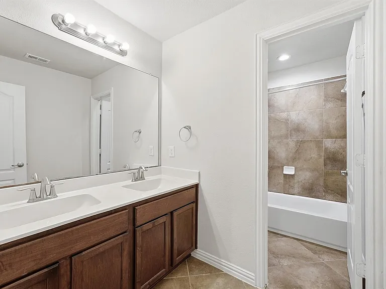 9518 Franklin Dr — Photo 23