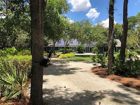 Approaching driveway circle
