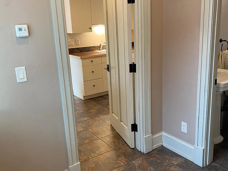 821 Broad St — Photo 20