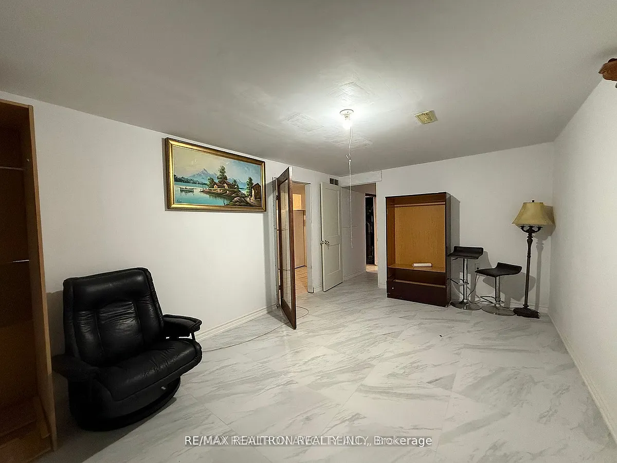 Building Photo - 61 Wilmont Dr