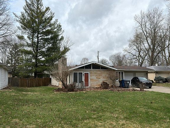 3rd image of 1303 Oakland Dr