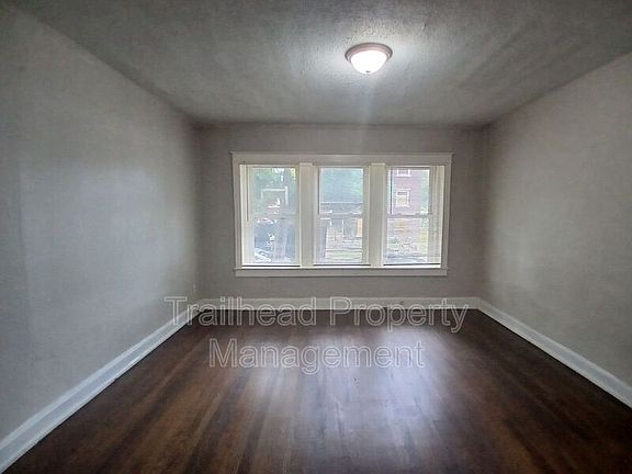 3rd image of 104 N Indiana Ave #2