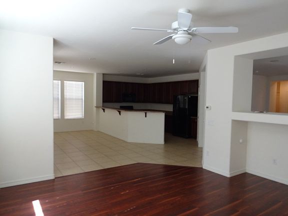 Family Room - Dining Area