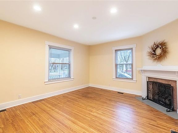 5th image of 911 Xenia Ave