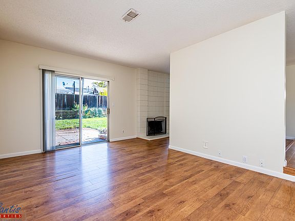 5th image of 3290 Hebron Ct