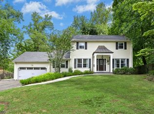 162 Mountainview Dr, Mountainside, NJ 07092