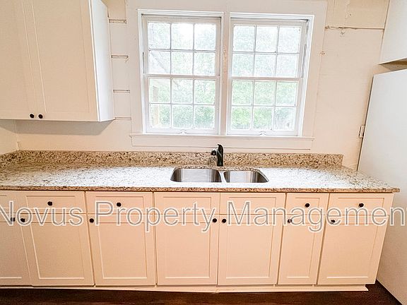 4th image of 135 W Atlanta St