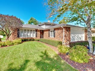 7714 Nantucket Dr, Darien, IL