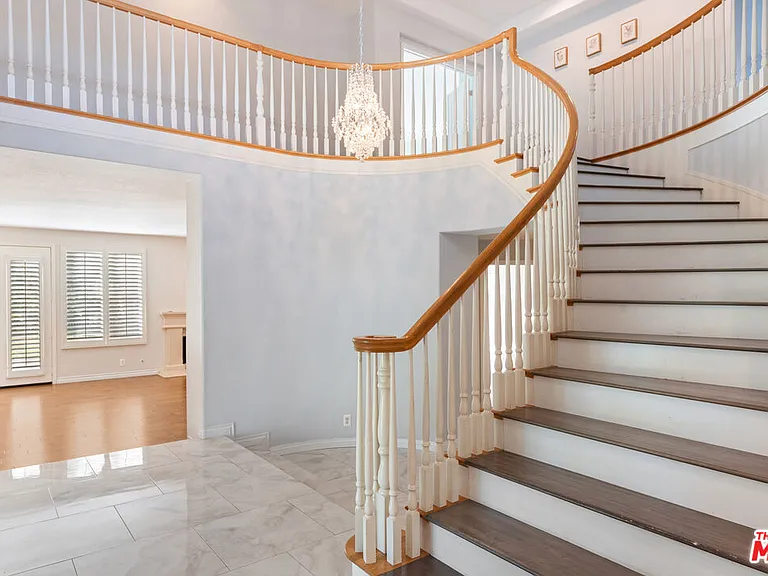 24310 Belford Ct — Photo 40