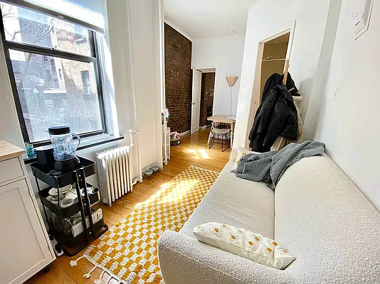 Rented by J PRESTON AND ASSOCIATES INC | media 9