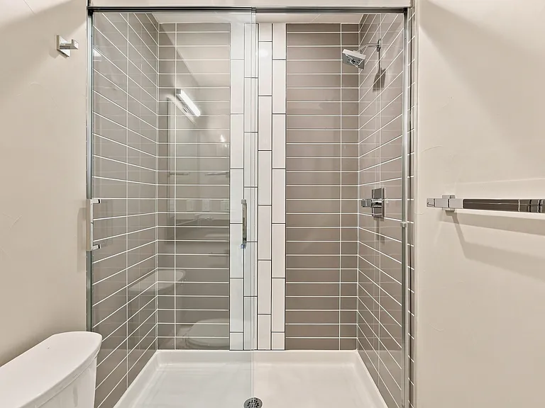 3832 Jason St #5A — Photo 32