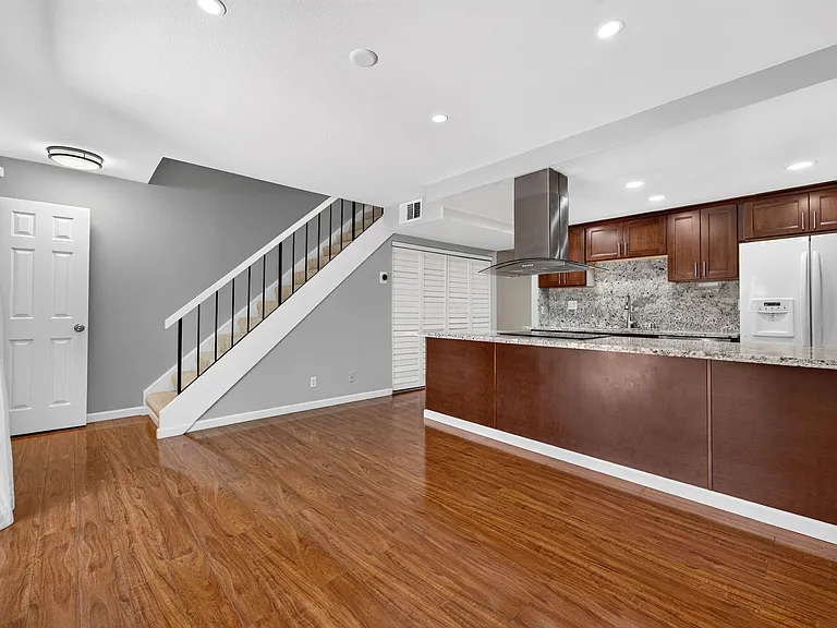 1935 Olmo Way — Photo 13