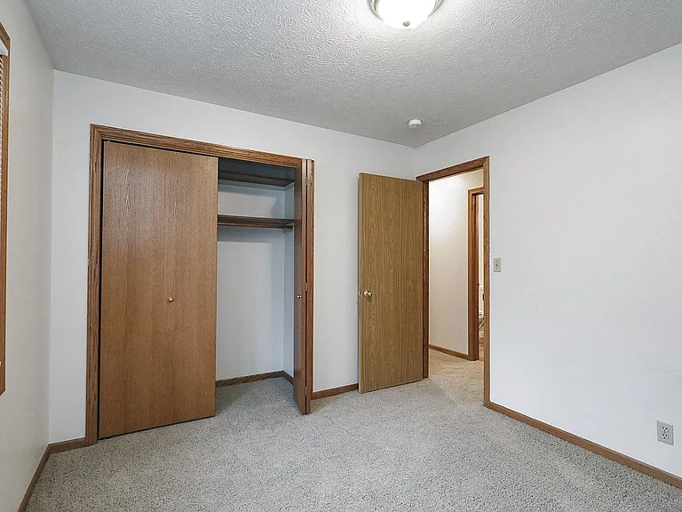 1107 Knox St — Photo 11