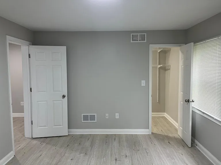 2921 Brown St #B — Photo 13