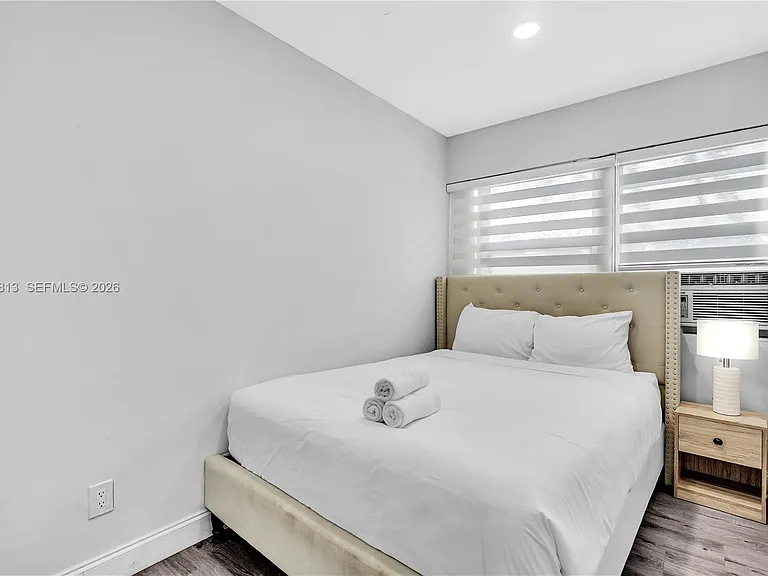10002 E Bay Harbor Dr #6 — Photo 4