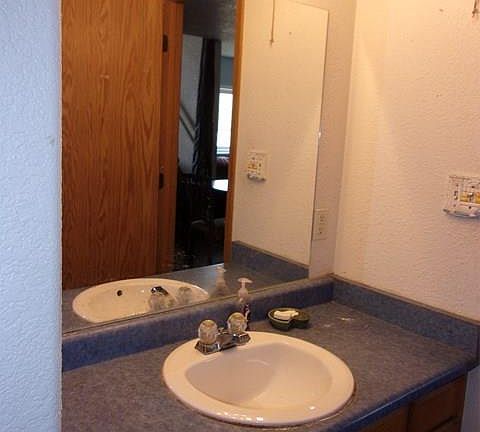 4th image of 17 Borman Ct