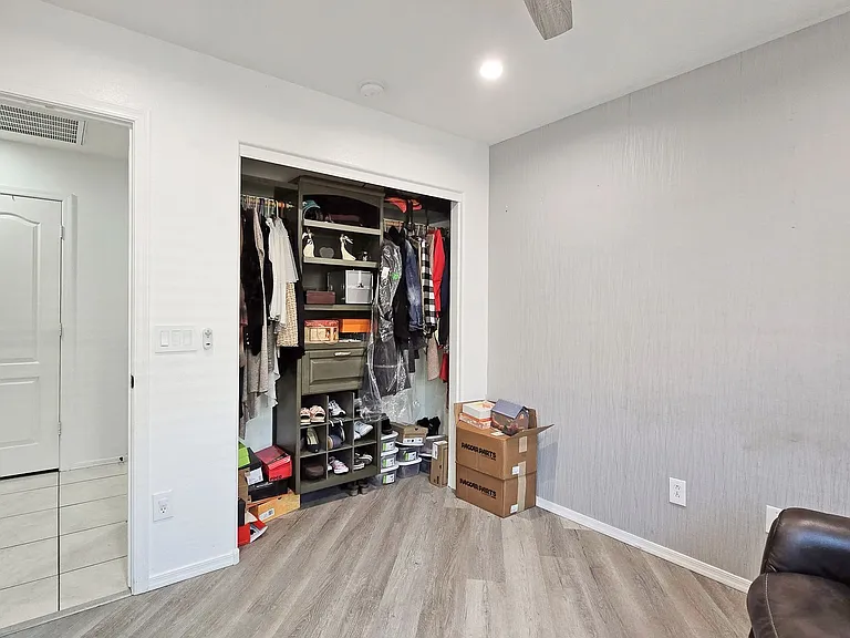 3913 S 185th Ln — Photo 25