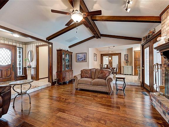 5th image of 9700 Woodrock Ct