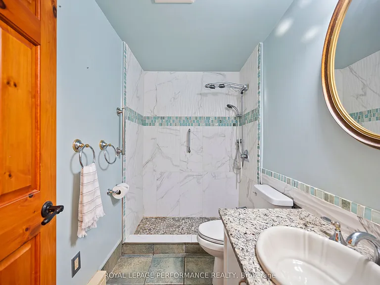 1 Rosamond St E #106 — Photo 19