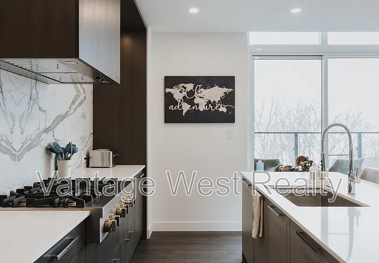 3389 Lakeshore Rd #516 — Photo 7