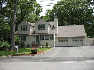 41 Maxim Dr, Hopatcong, NJ 07843